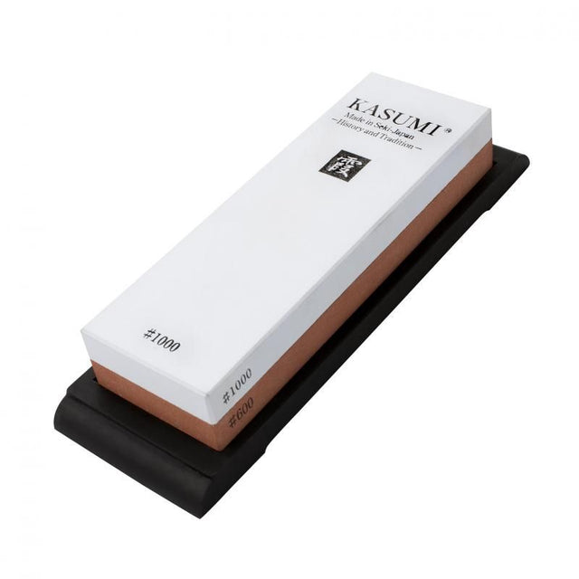 Kasumi Combo Stone 600/1000: dual-sided whetstone for sharpening knives, featuring 600 and 1000 grit sides and a slip-resistant base.