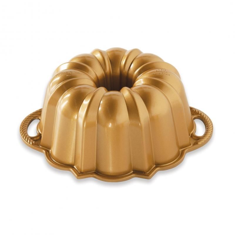 Nordic Ware Anniversary Bundt Pan in durable cast aluminum, perfect for creating beautiful 10-15 cup desserts, 23.5x20.5x8.5cm.