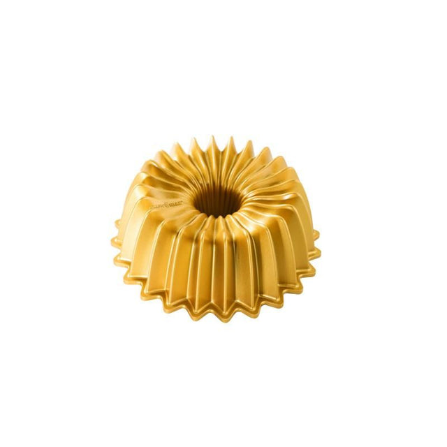 Nordic Ware Brilliance Bundt Pan, 21.5x21x7.5cm, features gem-like flutes for stunning, evenly baked cakes.