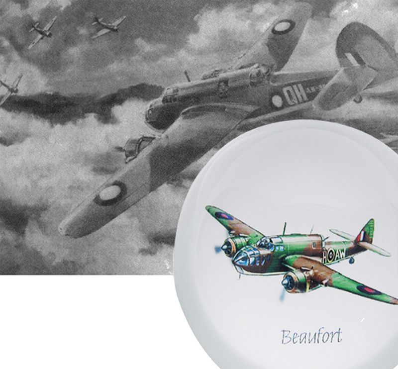 Elegant set of 4 Beaufort Plane Cry paperweights, 8cm each, perfect for organizing and enhancing any workspace decor.