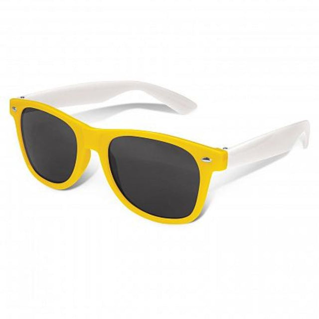 Malibu Premium Sunglasses set of 30 with yellow and white arms, UV400 lenses, ideal for summer events and outdoor adventures.