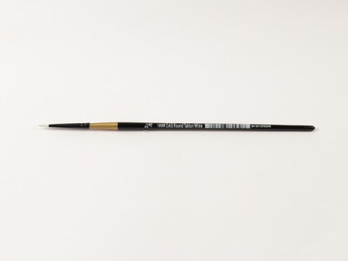 Taklon round brush #2/0 for fine details in watercolor, acrylic, and oil painting; short handle for precise control.