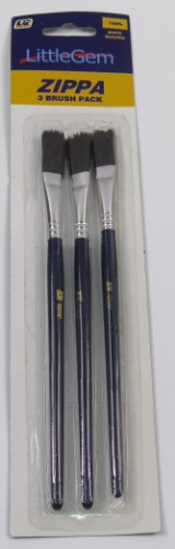 Artist Brush Set - Das 1333 with 3 black hair brushes for precision painting in acrylics, oils, and watercolors.