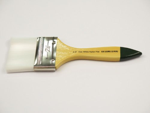 Artist Brush - Das S8015: 2.5” white nylon flat brush for smooth, even paint application in various mediums.