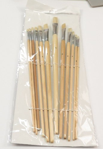 Set of 12 Das 579 hog bristle flat brushes for oil, acrylic, and watercolor painting, ideal for artists of all skill levels.