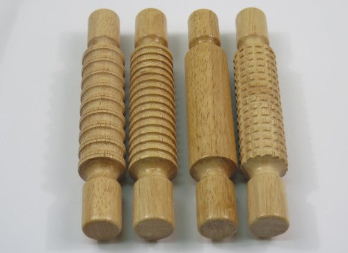 Colorful set of 4 patterned rolling pins for kids, measuring 21 cm, perfect for arts, crafts, and enhancing creativity.