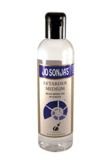 Jo Sonja's 250ml Retarder Medium slows acrylic drying time for enhanced blending and detailed artwork. Ideal for all surfaces.