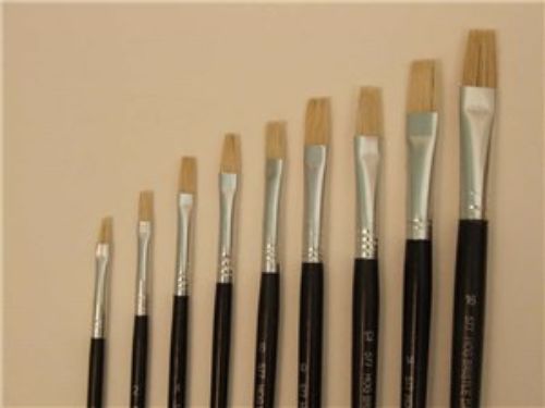 Eterna 577 Brush No.10 - versatile bristle brush for smooth paint application, ideal for acrylics, oils, and watercolors.