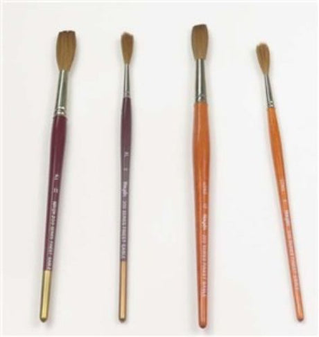 Haydn S200 Brush No.9, a premium short-handled sable brush for fine detail and precision in oil and watercolor painting.