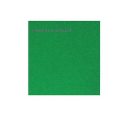 Vibrant emerald paper sheets in a pack of 25, ideal for creative projects, presentations, and art applications, measuring 780x520mm.