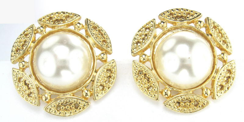 Elegant pearl earrings with gold accents, perfect for everyday wear or special occasions, hypoallergenic and lightweight.