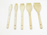 1-inch H001 HAKE BRUSH features soft goat hair for smooth watercolour washes and fine detail work in painting.