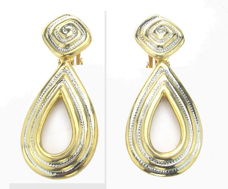 Elegant gold earrings featuring intricate designs and a brilliant shine, perfect for any occasion.