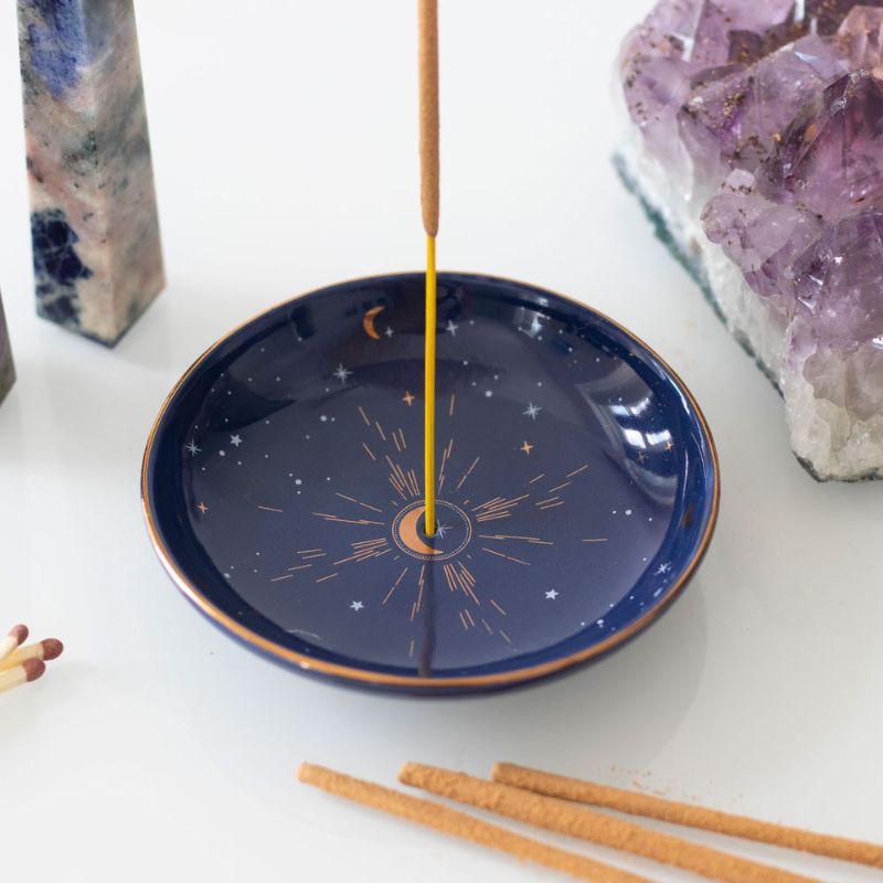 Modern starry sky incense holder in New Bone China with gold accents, perfect for decor or storing trinkets.