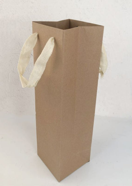 Set of 12 eco-friendly kraft wine bags, 36cm tall, perfect for elegant gift packaging and personalization.