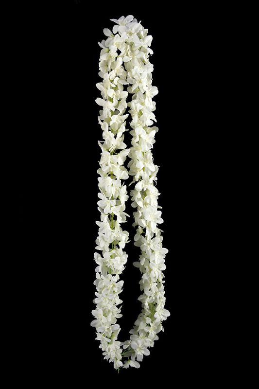 White 360-degree floral garland set of 6, 250cm long, perfect for versatile home decor and elegant event styling.