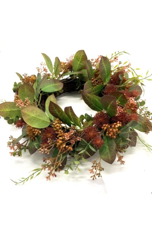 Lifelike mid green artificial onion ball eucalyptus wreath, 42cm, perfect for versatile home decor and festive occasions.