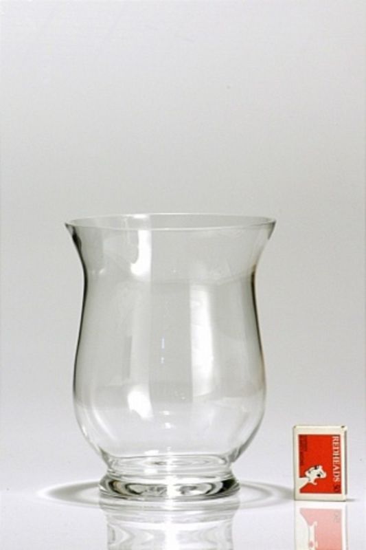 Set of 12 clear glass curve windlights, 150 x 200mm, perfect for candles, creating a warm ambiance for any occasion.