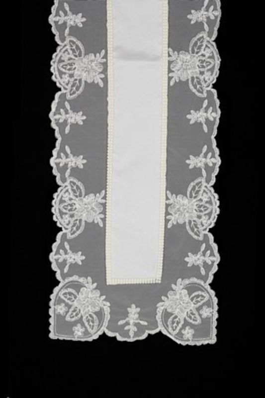Elegant white satin pearl table runner set of 5, measuring 30 x 180 cm, ideal for any dining occasion.
