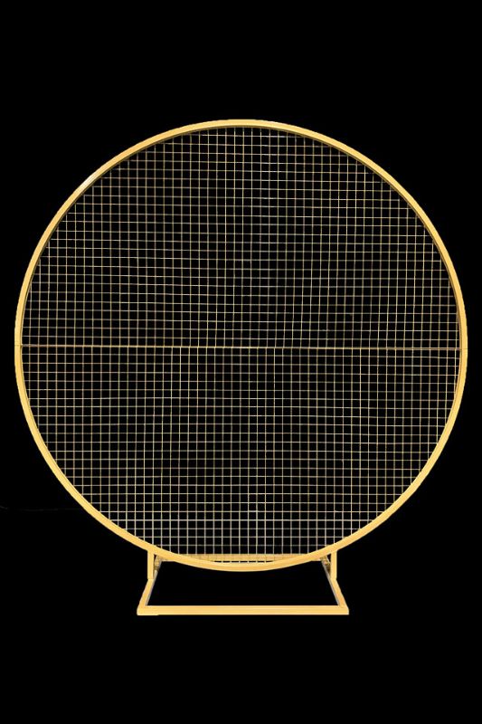 Round wedding flower mesh frame in gold, ideal for stunning backdrops with space for florals and signage, 190cm diameter.