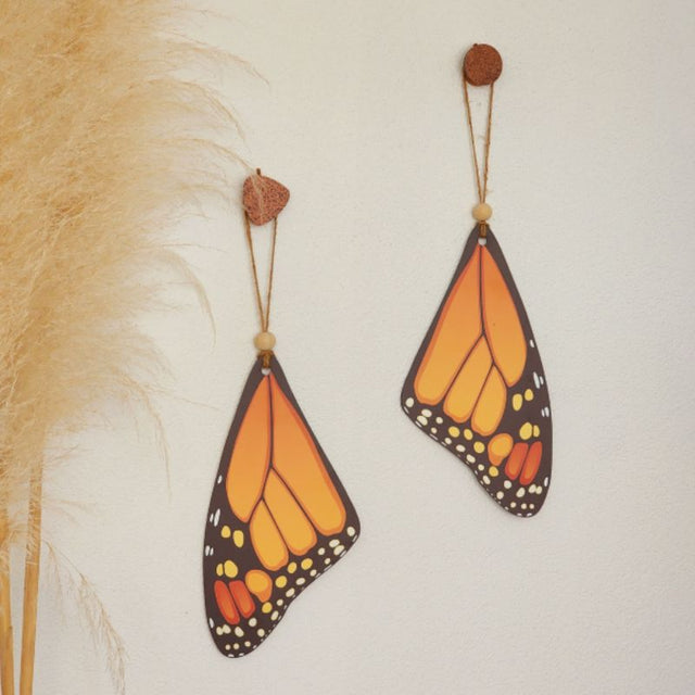 Vibrant Monarch wing ornaments (15x30cm) made from durable ACM, perfect for elegant home or garden decor.