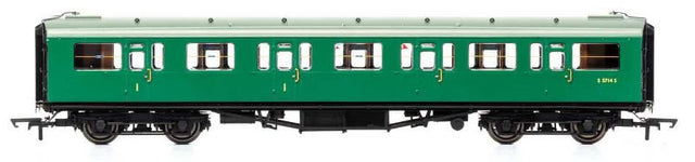 Hornby BR Bulleid 59' Corridor Composite S5713S model coach, detailed design for enhanced model railway displays.