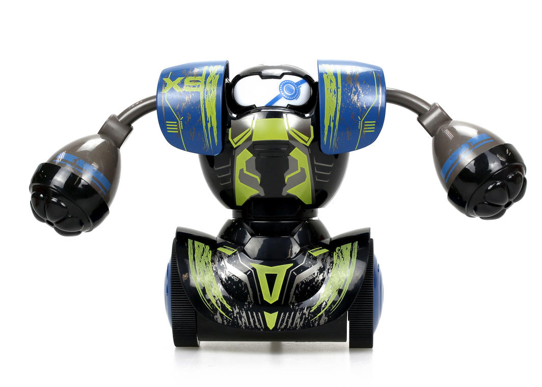 Battling robot toy with LED eyes, includes controller, three gameplay modes for kids aged 5 and up.