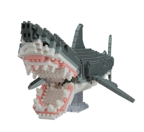 Intricate Nanoblock set featuring a detailed Great White Shark model with over 680 pieces, perfect for ages 12 and up.