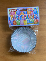 Clear cupcake cases (4.5", 50pcs) for stylish presentations at birthday parties, ensuring easy cupcake release and elegant display.