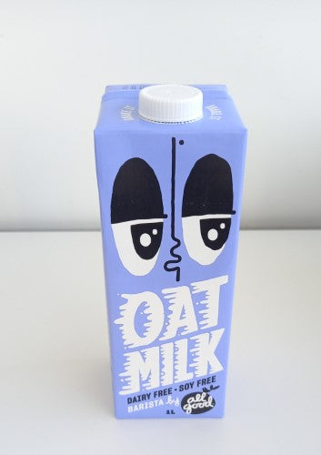 Creamy unsweetened oat milk, perfect for dairy alternatives and enhancing your favorite beverages.