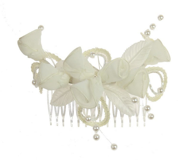Elegant bridal headpiece adorned with freshwater pearls and crystals, perfect for enhancing any wedding look.