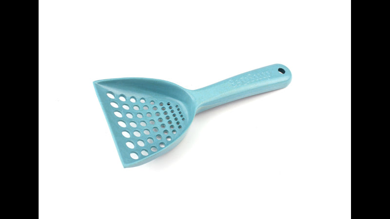 Eco-friendly blue cat litter scoop made from 30% renewable materials for easy cleaning and litter maintenance.