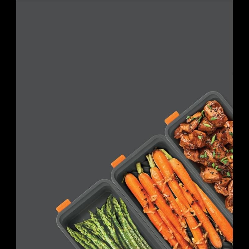 Bakemaster Medium Divider Tray, 28 x 13 cm, non-stick silicone for easy cooking separation and eco-friendly meal prep.