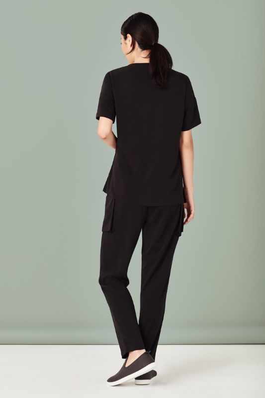 Black Avery Multi Pocket Slim Leg Scrub Pant for women, featuring tapered legs and multiple cargo pockets, size L.