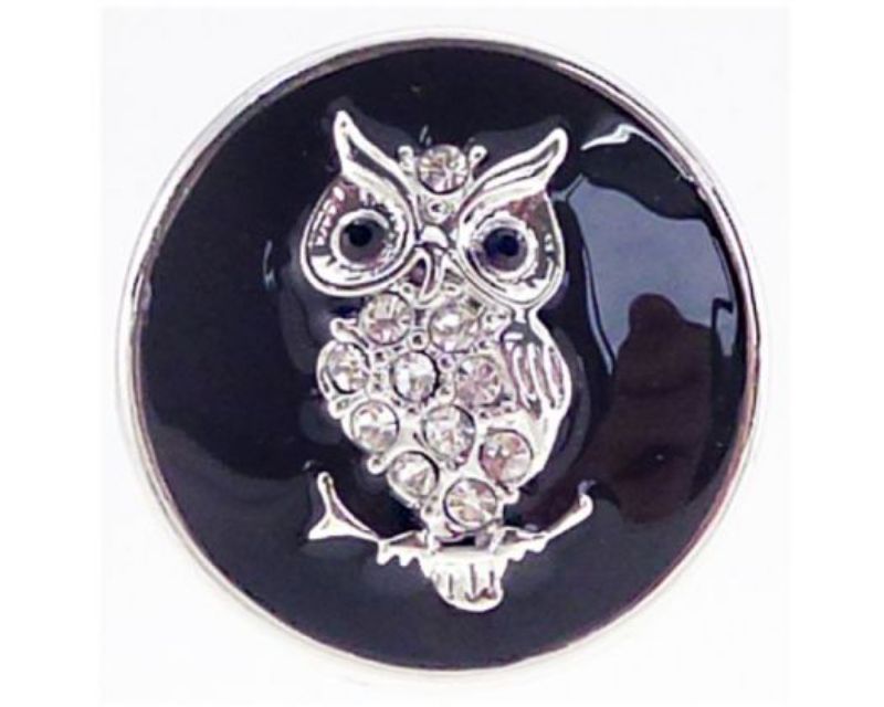Elegant black and crystal owl snap accessory, perfect for fashion lovers and unique jewelry collections.