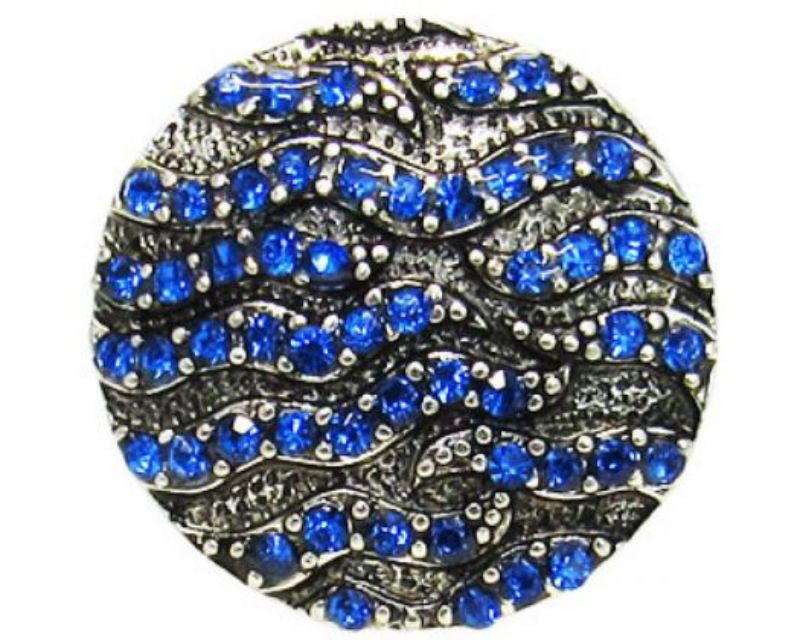 Elegant snap fasteners with delicate diamante embellishments for a touch of glamour and versatile style upgrades.