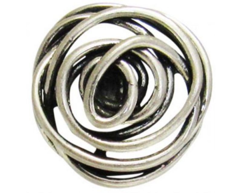 Antique silver flower snap jewelry with intricate detailing for versatile styling and comfortable wear.