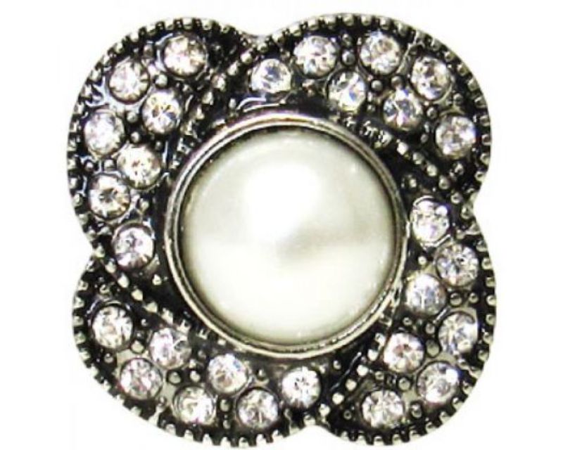 Elegant White Pearl Flower snap with iridescent petals, perfect for accessorizing bags and jackets.