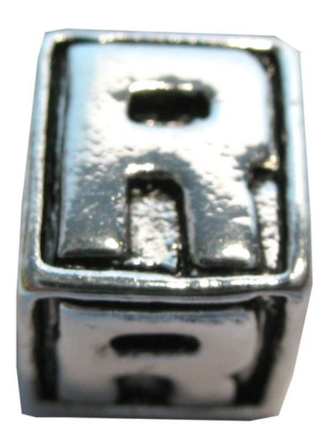 Square metal beads engraved with letters, perfect for personalized jewelry and crafts. Ideal for creative expression.