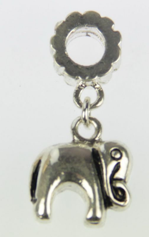 Intricate metal elephant charms in a 5-pack, perfect for adding elegance to jewelry-making and DIY crafts.