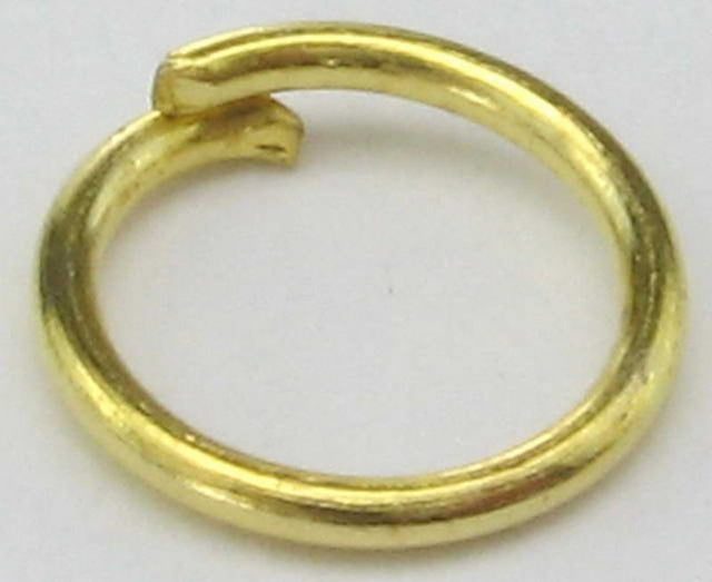 Gold 6mm jump rings, 700pcs, set of 2, perfect for jewelry-making and crafting with reliable split design.