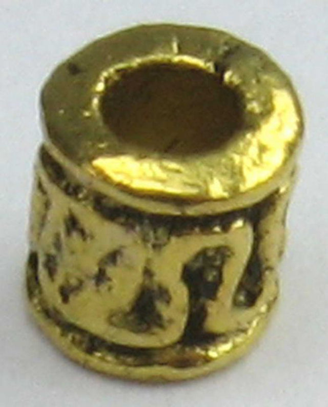 Set of 2 metal beads (4.5x4.5mm) in 67pcs, perfect for elegant jewelry-making and crafting projects.