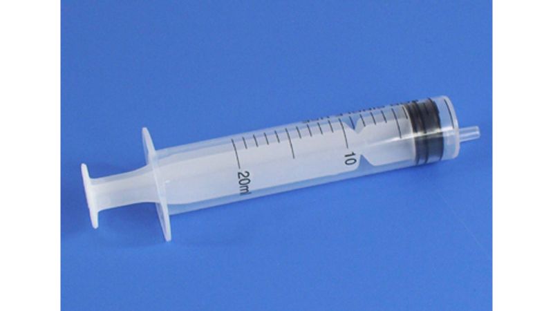 Aquatic 20ml syringes without needles for precise liquid measurement in aquarium care and DIY projects.