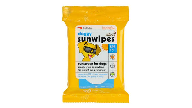 Doggy Sunwipes from Petkin, 20 wipes for sun protection, SPF 15 equivalent, non-greasy with vanilla coconut scent.