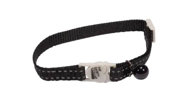 Black cat safety collar with reflective thread, adjustable fit, anodised bell, and break-away clip for cat safety.