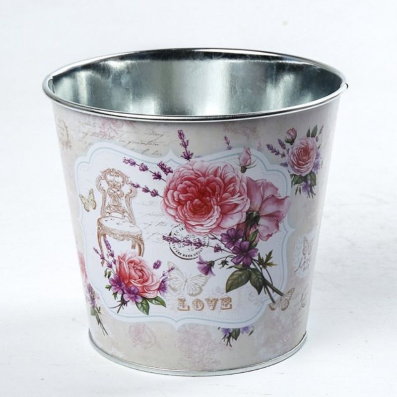 Set of 3 elegant metal pot covers with Love Roses design, each 13.5 cm high, perfect for enhancing indoor plants' decor.