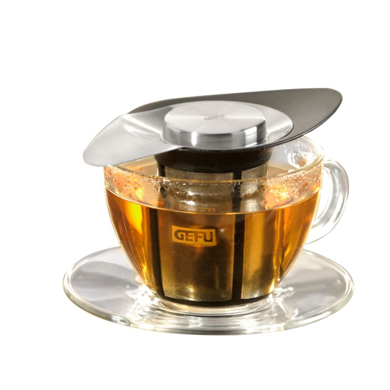 Gefu Armonia Tea Filter (5cm) with stainless steel lid for brewing loose-leaf tea, features a micro-filter for full flavor.