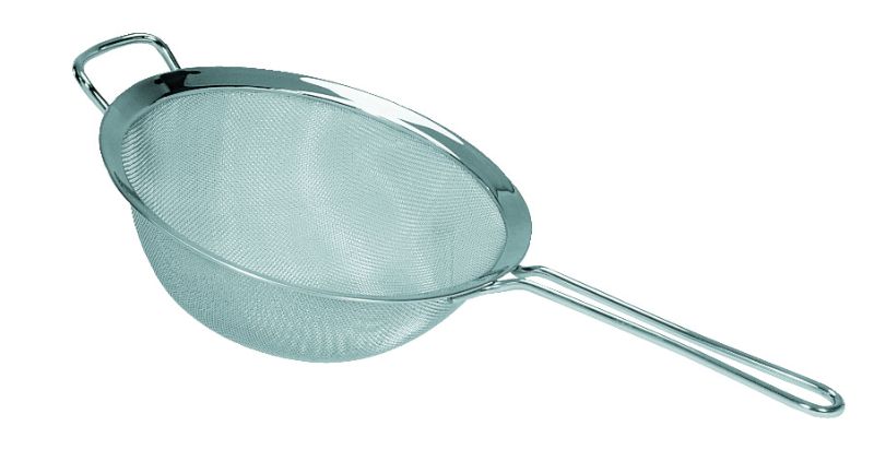 Professional quality tea sieve, 7.5 cm diameter, stainless steel, fine mesh for loose leaf tea brewing, dishwasher safe.