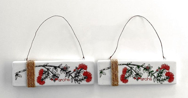 Set of 6 assorted Aroha and Pohutukawa hanging ornaments, each 19cm, showcasing New Zealand's natural beauty for festive decor.