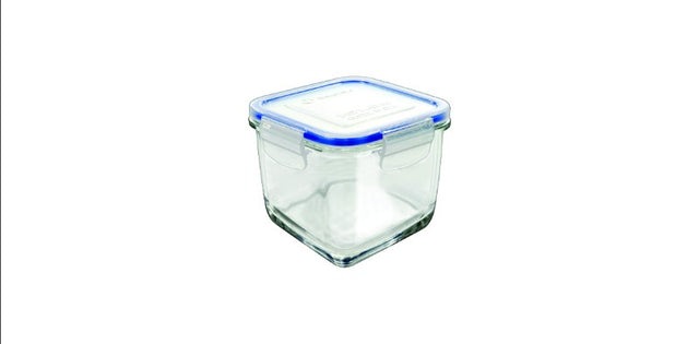 Borgonovo Superblock Igloo Square food storage container, 830ml, with glass walls and airtight rubber lid for freshness.